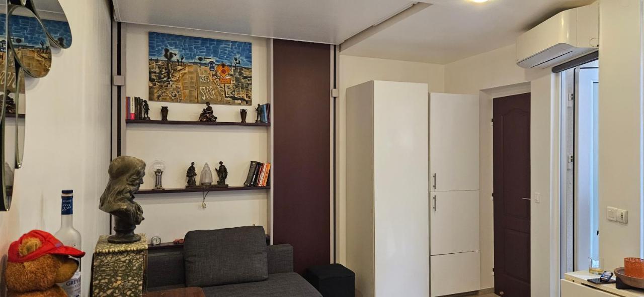 Studio 22M2 A Ivry/Seine-A 200 Metres De Paris. Proche Metro 7 Exterior foto